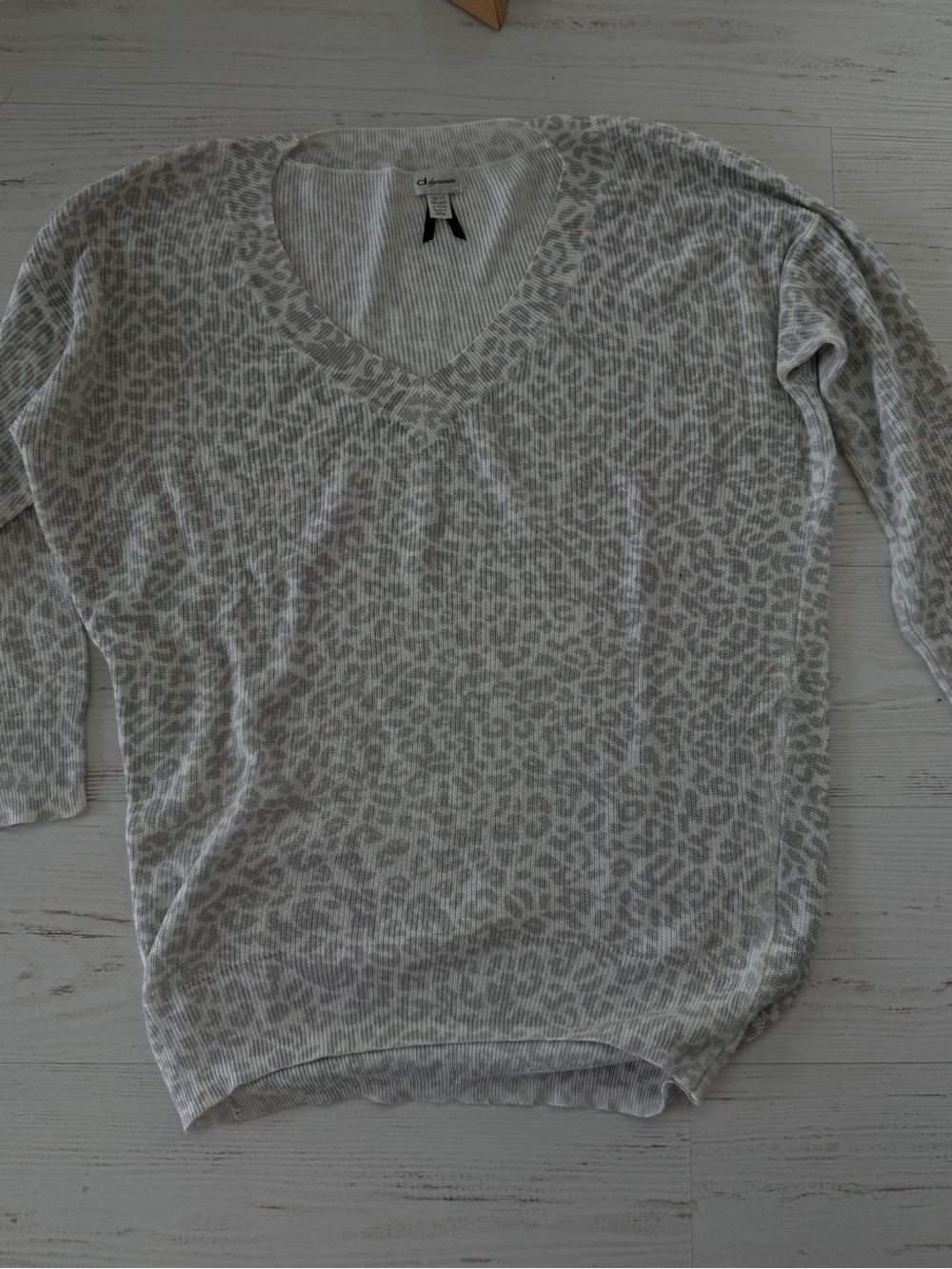 Dynamite Heather Light Gray Ribbed V-Neck Sweater